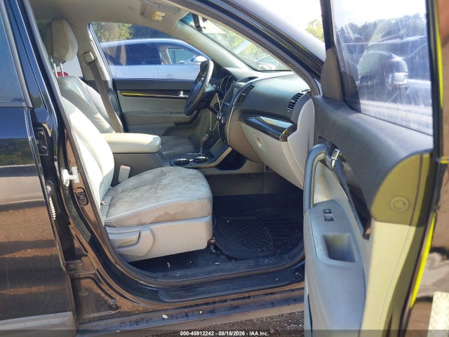 Продажа на аукционе авто 2011 Kia Sorento Lx, vin: 5XYKT3A14BG048705, номер лота: 45912242