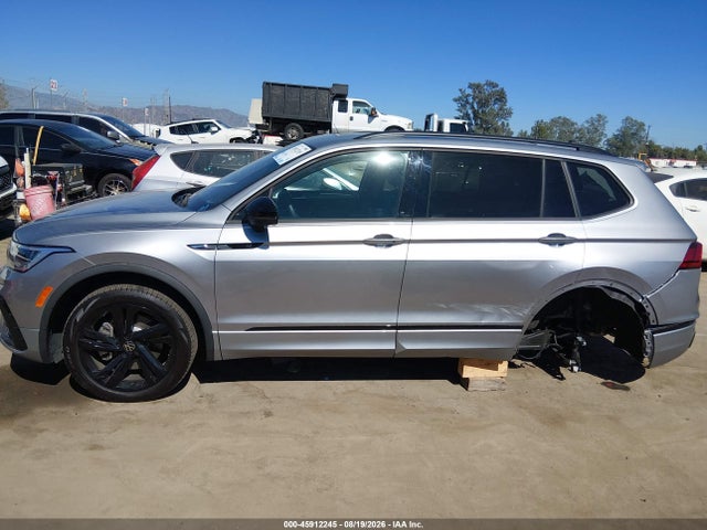 Продажа на аукционе авто 2024 Volkswagen Tiguan 2.0t Se R-line Black, vin: 3VVCB7AX9RM174558, номер лота: 45912245
