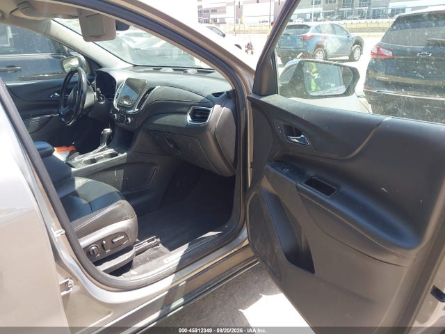 Продажа на аукционе авто 2018 Chevrolet Equinox Premier, vin: 3GNAXVEV5JS638067, номер лота: 45912349