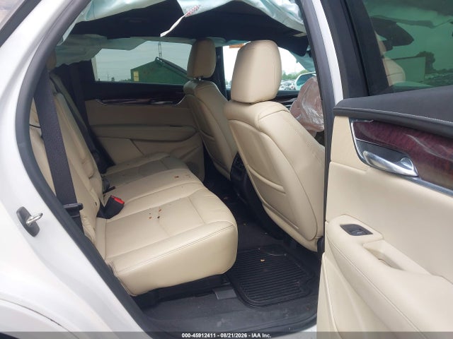 45912411 :رقم المزاد ، 1GYKNDRS6HZ206527 vin ، 2017 Cadillac Xt5 Luxury مزاد بيع