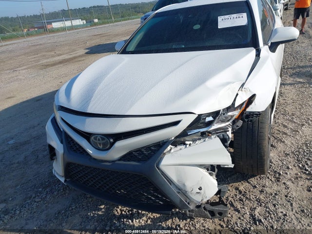 45912484 :رقم المزاد ، 4T1B11HK4JU087229 vin ، 2018 Toyota Camry Se مزاد بيع