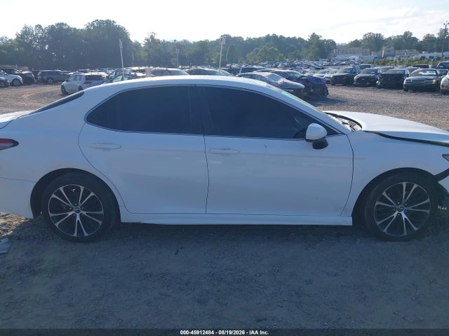 45912484 :رقم المزاد ، 4T1B11HK4JU087229 vin ، 2018 Toyota Camry Se مزاد بيع