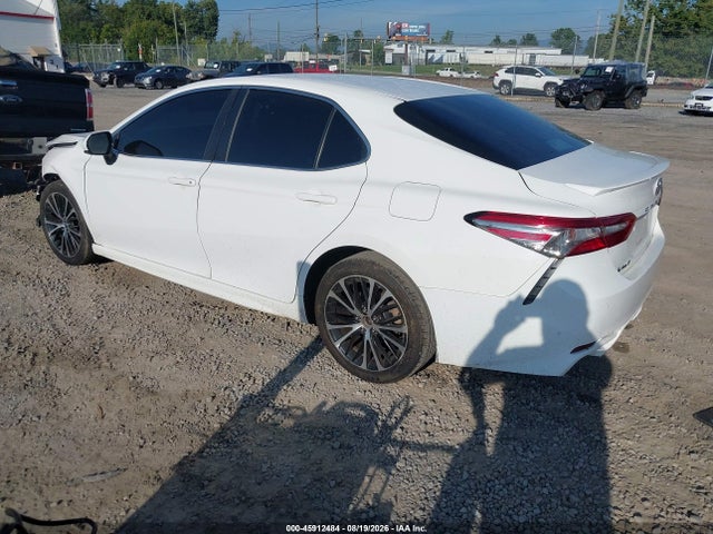 45912484 :رقم المزاد ، 4T1B11HK4JU087229 vin ، 2018 Toyota Camry Se مزاد بيع
