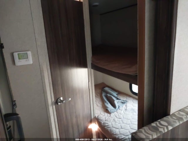 Продажа на аукционе авто 2017 Forest River Other, vin: 5ZT2CXHC2HF011449, номер лота: 45912513