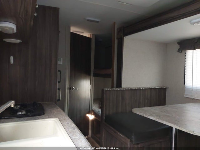 Продажа на аукционе авто 2017 Forest River Other, vin: 5ZT2CXHC2HF011449, номер лота: 45912513