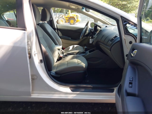Продажа на аукционе авто 2016 Kia Forte Lx, vin: KNAFX4A60G5541981, номер лота: 45912663