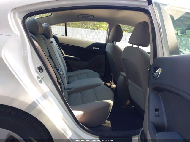 Продажа на аукционе авто 2016 Kia Forte Lx, vin: KNAFX4A60G5541981, номер лота: 45912663