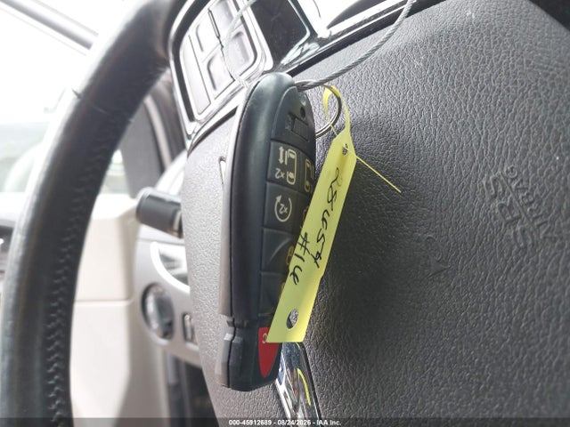 2C4RC1CG7ER418355 Chrysler Town &amp; Country Touring-l 30th Anniversary