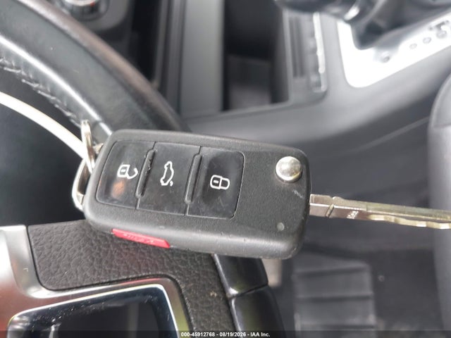 2011 Volkswagen Tiguan Se მანქანა იყიდება აუქციონზე, vin: WVGBV7AX6BW504594, აუქციონის ნომერი: 45912768