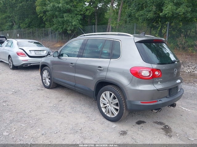 2011 Volkswagen Tiguan Se მანქანა იყიდება აუქციონზე, vin: WVGBV7AX6BW504594, აუქციონის ნომერი: 45912768