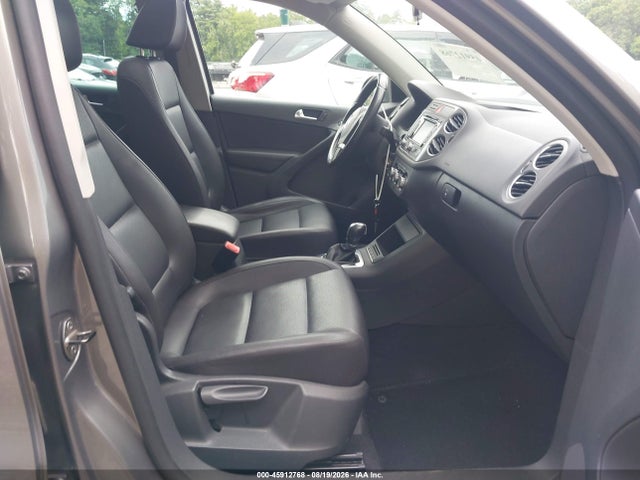 2011 Volkswagen Tiguan Se მანქანა იყიდება აუქციონზე, vin: WVGBV7AX6BW504594, აუქციონის ნომერი: 45912768