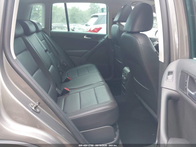 2011 Volkswagen Tiguan Se მანქანა იყიდება აუქციონზე, vin: WVGBV7AX6BW504594, აუქციონის ნომერი: 45912768