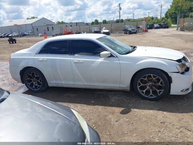 Продажа на аукционе авто 2015 Chrysler 300 Limited, vin: 2C3CCAAG2FH749283, номер лота: 45912778
