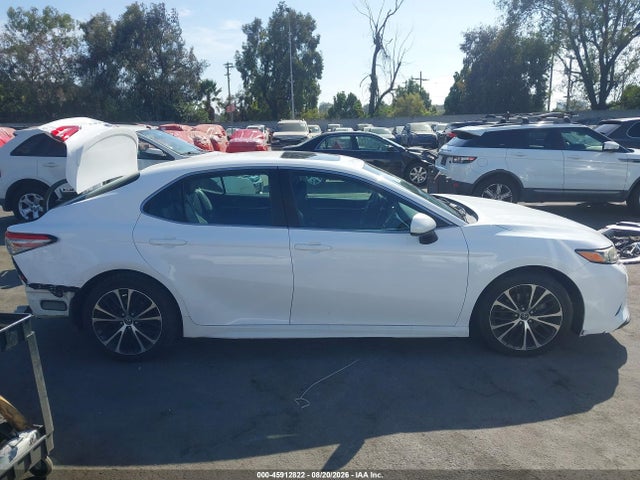 Auction sale of the 2018 Toyota Camry Se, vin: 4T1B11HK7JU562324, lot number: 45912822