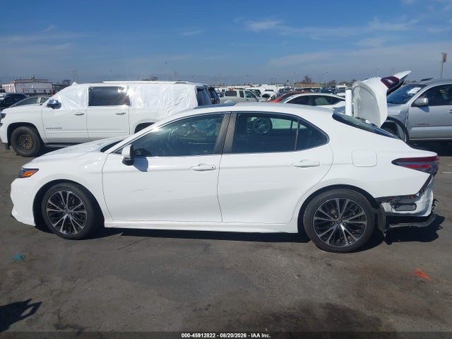 Auction sale of the 2018 Toyota Camry Se, vin: 4T1B11HK7JU562324, lot number: 45912822