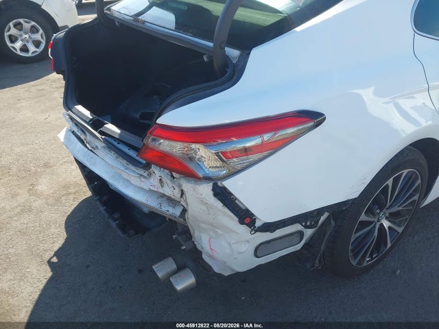 Auction sale of the 2018 Toyota Camry Se, vin: 4T1B11HK7JU562324, lot number: 45912822
