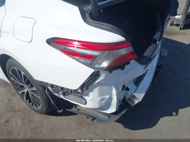 Auction sale of the 2018 Toyota Camry Se, vin: 4T1B11HK7JU562324, lot number: 45912822
