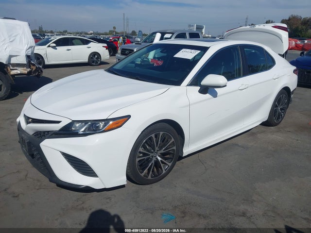 Auction sale of the 2018 Toyota Camry Se, vin: 4T1B11HK7JU562324, lot number: 45912822