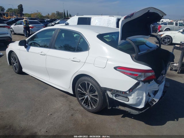 Auction sale of the 2018 Toyota Camry Se, vin: 4T1B11HK7JU562324, lot number: 45912822