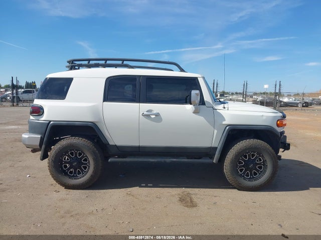 Продажа на аукционе авто 2013 Toyota Fj Cruiser, vin: JTEBU4BF0DK158558, номер лота: 45912874