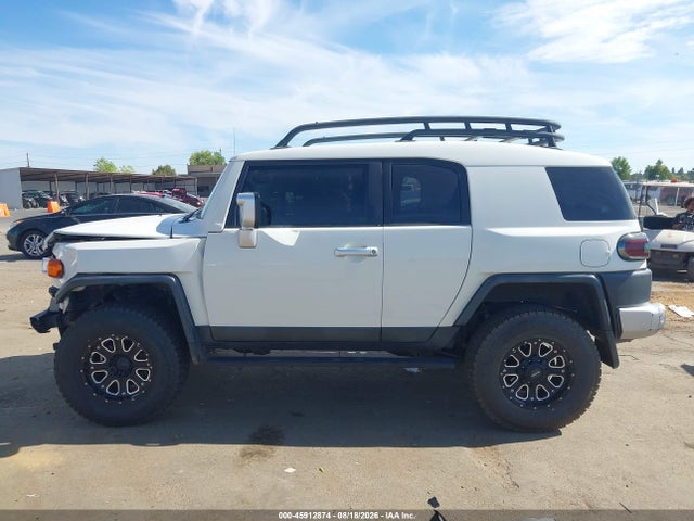 Продажа на аукционе авто 2013 Toyota Fj Cruiser, vin: JTEBU4BF0DK158558, номер лота: 45912874