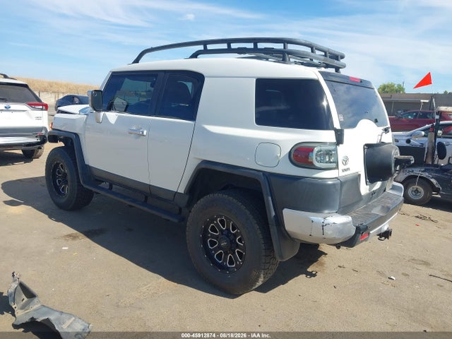 Продажа на аукционе авто 2013 Toyota Fj Cruiser, vin: JTEBU4BF0DK158558, номер лота: 45912874