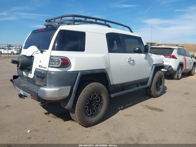 Продажа на аукционе авто 2013 Toyota Fj Cruiser, vin: JTEBU4BF0DK158558, номер лота: 45912874