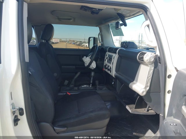 Продажа на аукционе авто 2013 Toyota Fj Cruiser, vin: JTEBU4BF0DK158558, номер лота: 45912874