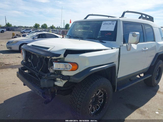 Продажа на аукционе авто 2013 Toyota Fj Cruiser, vin: JTEBU4BF0DK158558, номер лота: 45912874