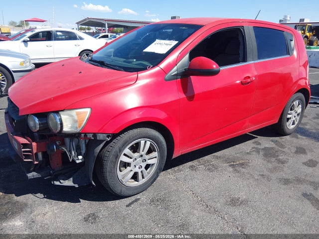 Chevrolet Sonic Lt Auto 2015 1G1JC6SH5F4111512 Image 2