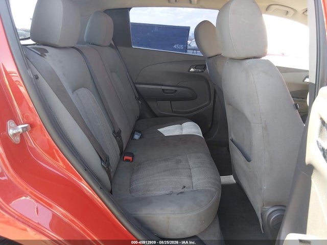 Chevrolet Sonic Lt Auto 2015 1G1JC6SH5F4111512 Image 8