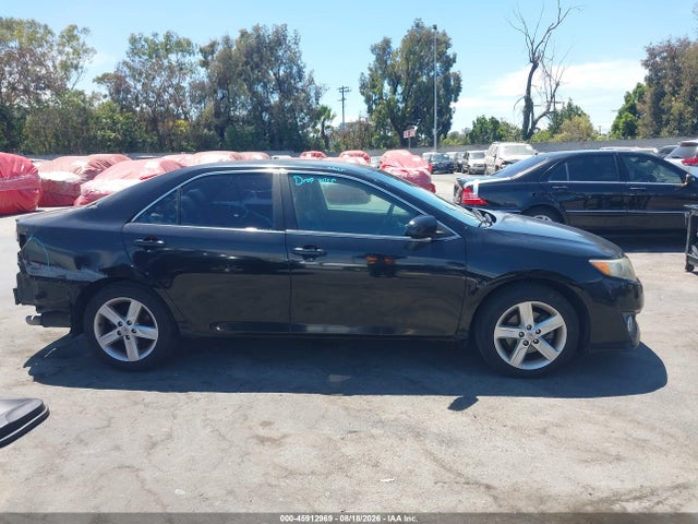 4T1BF1FK0EU744795 Toyota CAMRY SE
