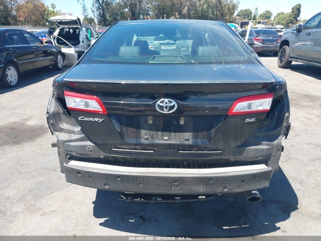 4T1BF1FK0EU744795 Toyota CAMRY SE