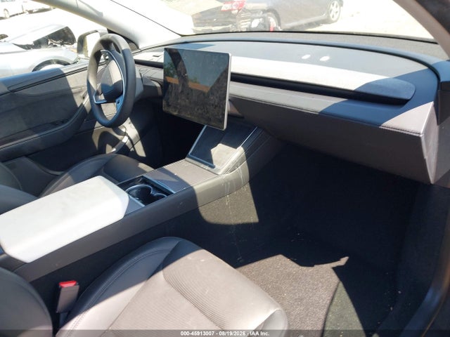 7SAYGDEE8TA413140 Tesla Model Y All-wheel Drive/long Range Launch Series/premium All-wheel Drive