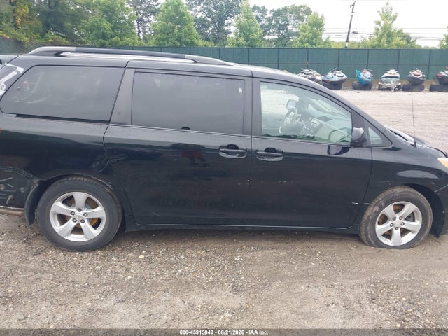 Продажа на аукционе авто 2011 Toyota Sienna Le, vin: 5TDKK3DC1BS007287, номер лота: 45913049