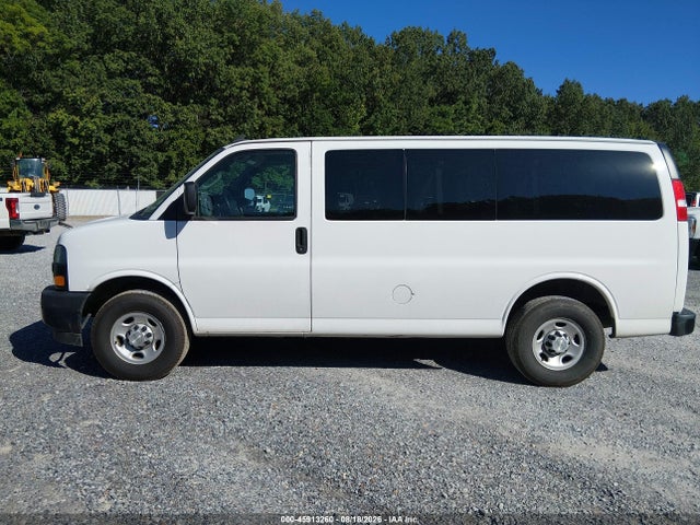 45913260 :رقم المزاد ، 1GAWGEFP0L1256427 vin ، 2020 Chevrolet Express Passenger Rwd 2500 Regular Wheelbase Ls مزاد بيع