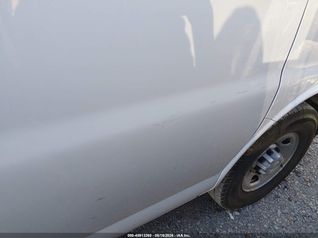 45913260 :رقم المزاد ، 1GAWGEFP0L1256427 vin ، 2020 Chevrolet Express Passenger Rwd 2500 Regular Wheelbase Ls مزاد بيع