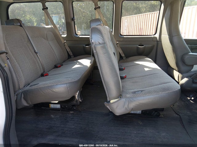 45913260 :رقم المزاد ، 1GAWGEFP0L1256427 vin ، 2020 Chevrolet Express Passenger Rwd 2500 Regular Wheelbase Ls مزاد بيع