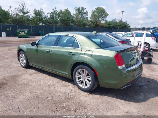 Продажа на аукционе авто 2018 Chrysler 300 Touring L, vin: 2C3CCAAG1JH253626, номер лота: 45913291
