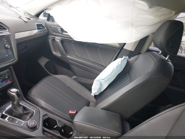 2022 Volkswagen Tiguan 2.0t Se მანქანა იყიდება აუქციონზე, vin: 3VV2B7AX0NM023257, აუქციონის ნომერი: 45913307