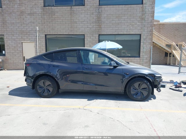 2026 Tesla Model Y Premium/rear-wheel Drive მანქანა იყიდება აუქციონზე, vin: 7SAYGDED2TF614610, აუქციონის ნომერი: 45913311
