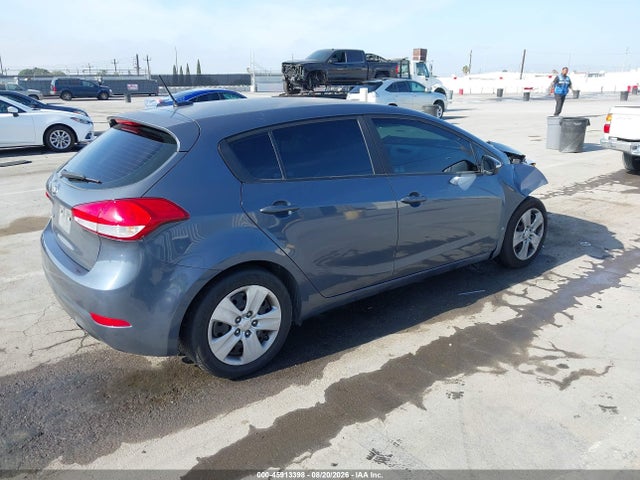 KIA FORTE LX 2016 KNAFK5A89G5640014 Image 4