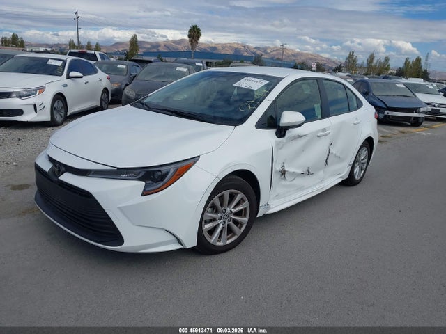 Toyota COROLLA LE 2026 JTDB4MEE3T3040861 Image 2