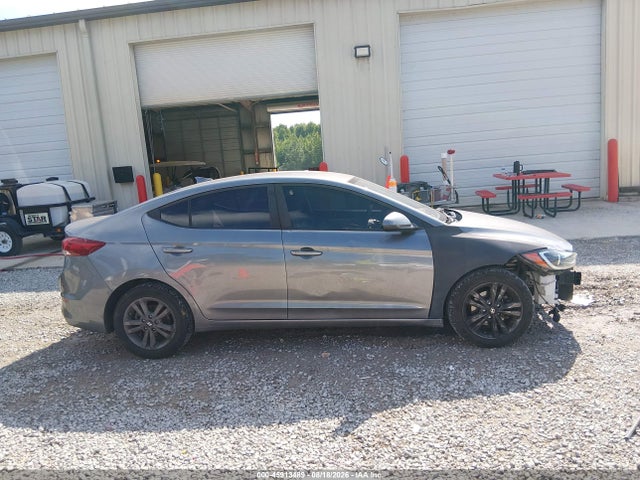 5NPD84LF3JH297951 Hyundai ELANTRA SEL