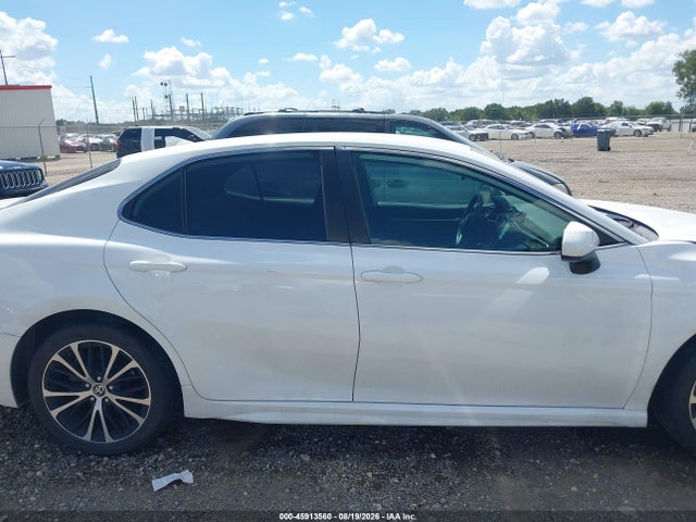 45913560 :رقم المزاد ، 4T1G11AK7LU965657 vin ، 2020 Toyota Camry Se مزاد بيع
