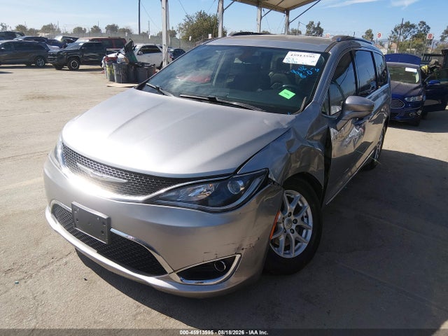 Chrysler Pacifica Touring L 2020 2C4RC1BG7LR116109 Image 2