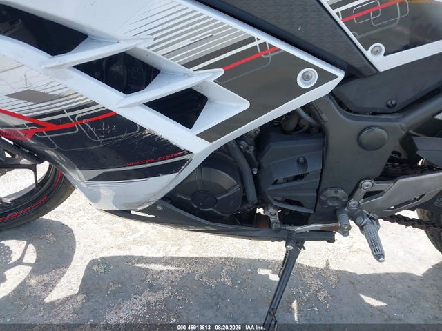 JKAEX8B16EA000697 Kawasaki Ex300 B