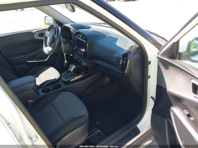 KNDJ23AU1N7163644 KIA Soul X-line