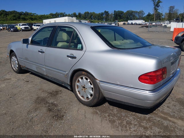 Продажа на аукционе авто 1998 Mercedes-benz E 300 Diesel, vin: WDBJF25F7WA542063, номер лота: 45913716