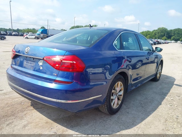 2016 Volkswagen Passat 1.8t S მანქანა იყიდება აუქციონზე, vin: 1VWAT7A38GC005983, აუქციონის ნომერი: 45913847